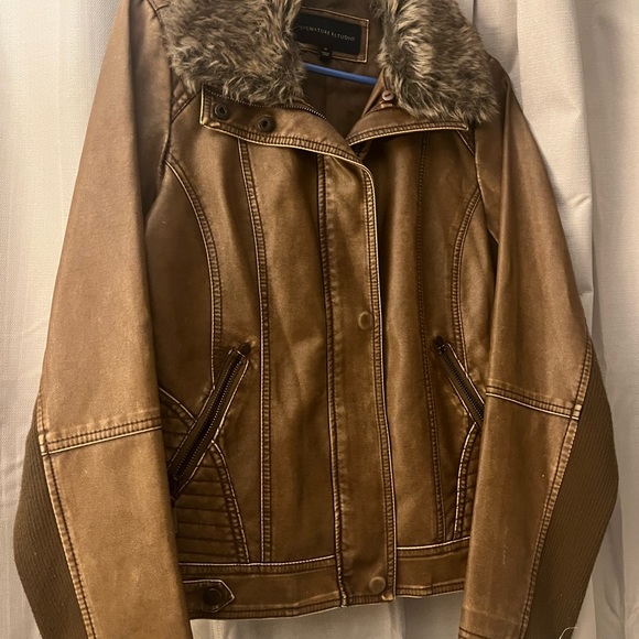 Stylish Designer Jacket - Picture 2 of 10
